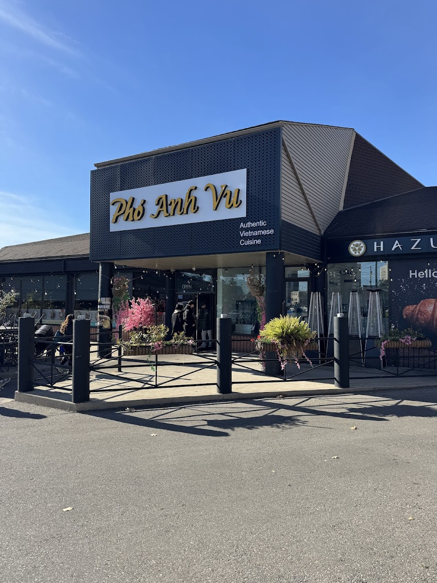 University Shops Plaza